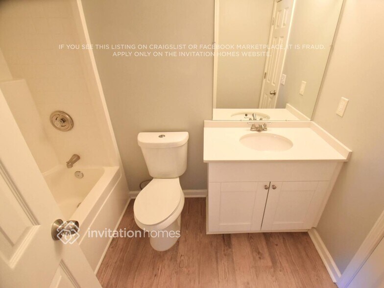 Building Photo - 1701 Branchwood Ct SW
