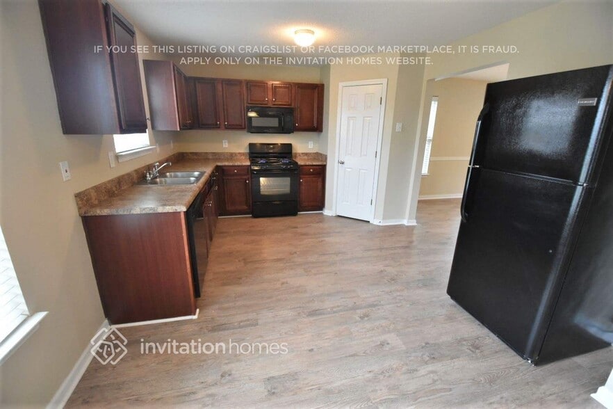 Building Photo - 3502 Rosebud Park Dr