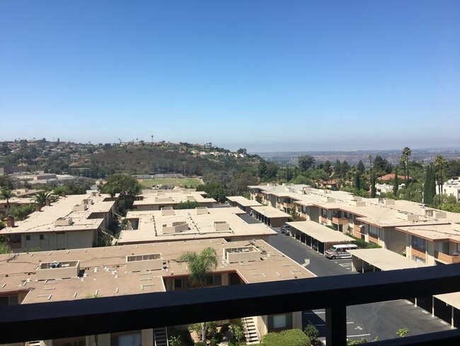Building Photo - One Bedroom Condo in San Carlos!!