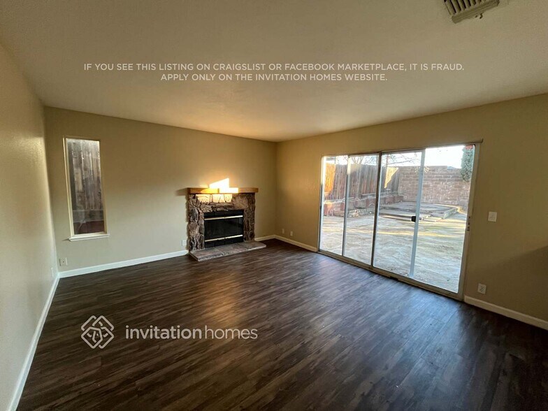 Building Photo - 529 Oakborough Ave