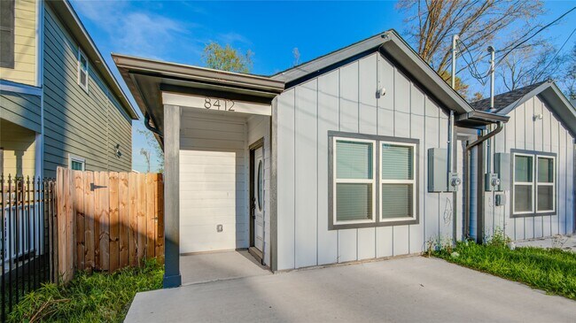 Building Photo - 8410 Sunnyhill St