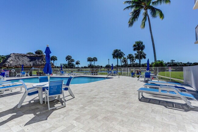 Building Photo - 336 Golfview Rd