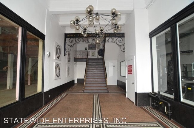 Building Photo - 1706 Sunset Blvd