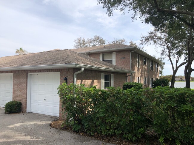 Building Photo - 6750 Lone Oak Blvd