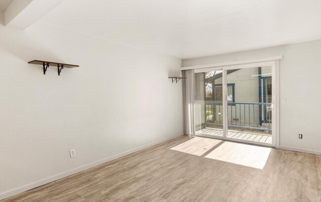 Building Photo - 2555 Clear Acre Ln
