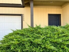 Building Photo - 5555 Glenridge Way