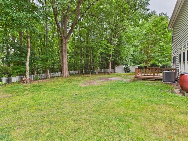Building Photo - Stunning 4-Bedroom, 2.5-Bathroom Home in t...