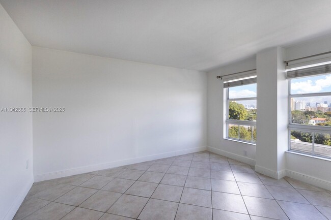 Building Photo - 2351 Douglas Rd