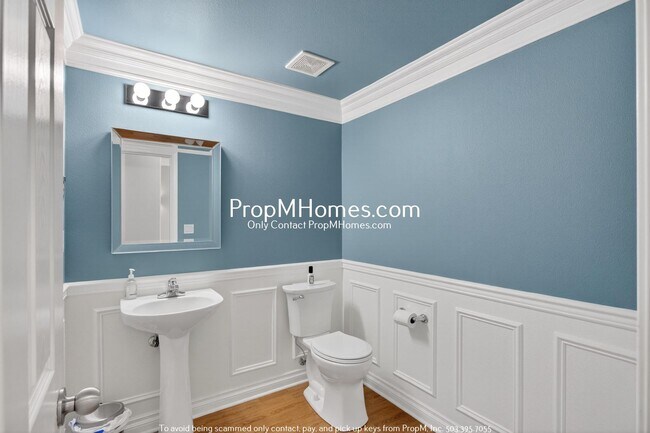 Building Photo - Gorgeous Updated Home in Witch Hazel!