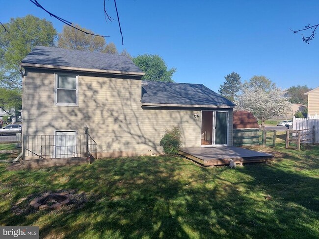 Building Photo - 1312 Hillcrest Dr