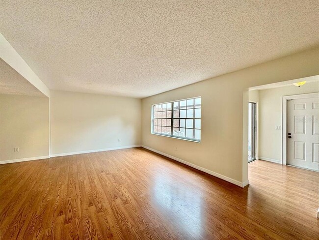 Building Photo - 2537 W Maryland Ave