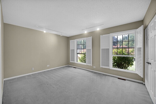 Building Photo - 933 Shambliss Ln