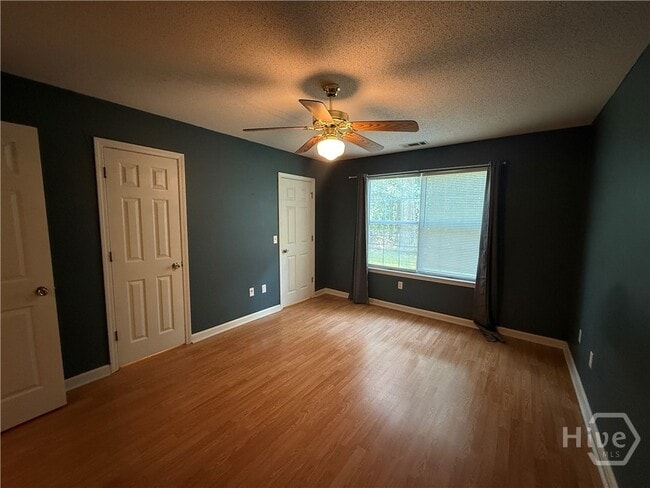 Building Photo - 211 Woodbury Ln