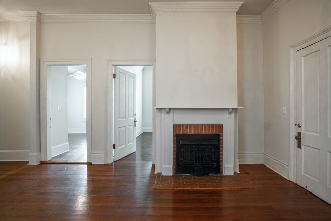 Building Photo - Lilac House