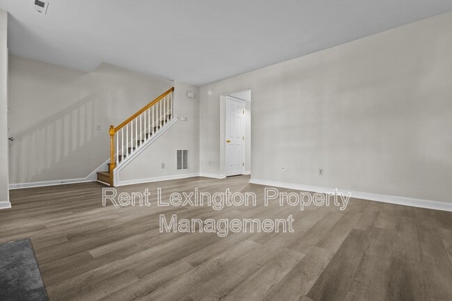Building Photo - 3175 Kirklevington Dr