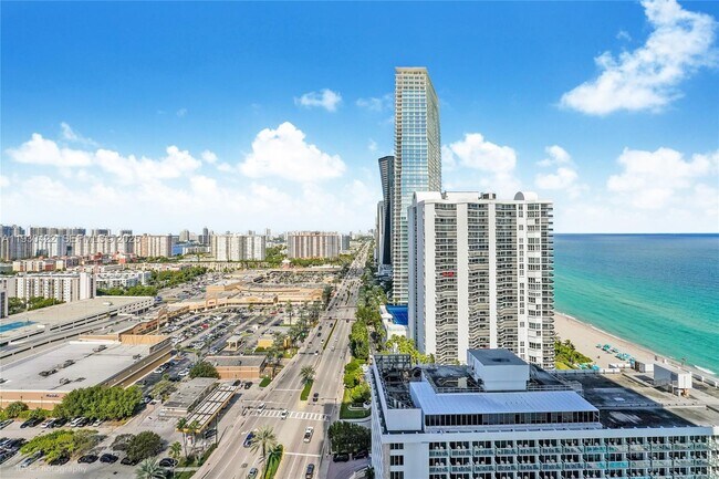 Building Photo - 16699 Collins Ave