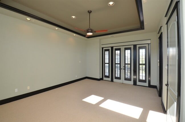 Building Photo - 1818 Binz St