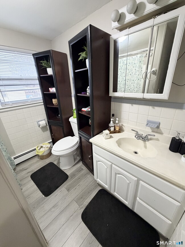 Building Photo - 100 Upton St