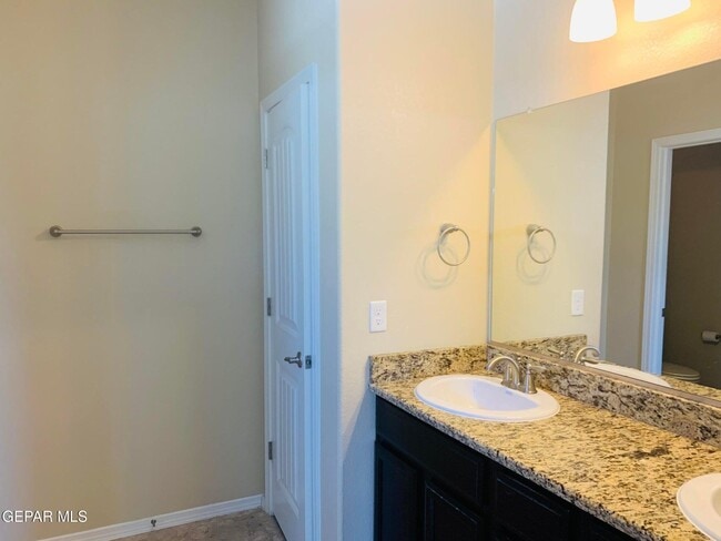 Building Photo - 3837 Loma Cristobal