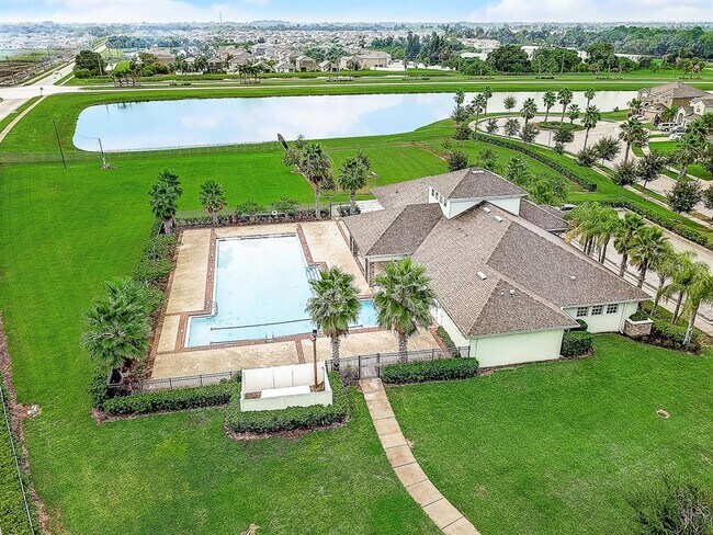 Building Photo - 1313 Trailwater St