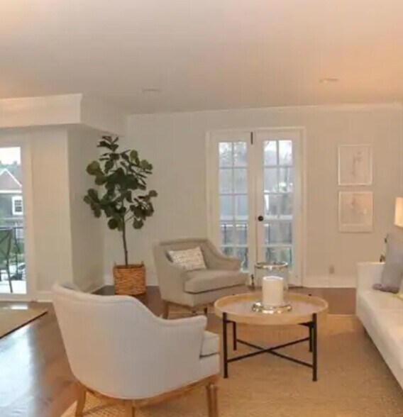 Building Photo - 341 Homeland Southway