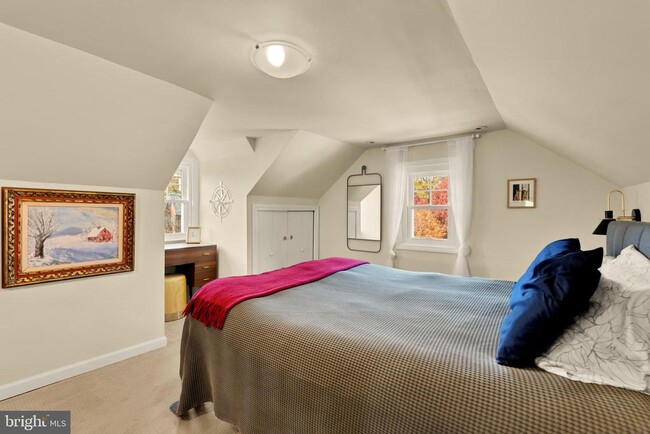 Building Photo - 6403 40th Ave