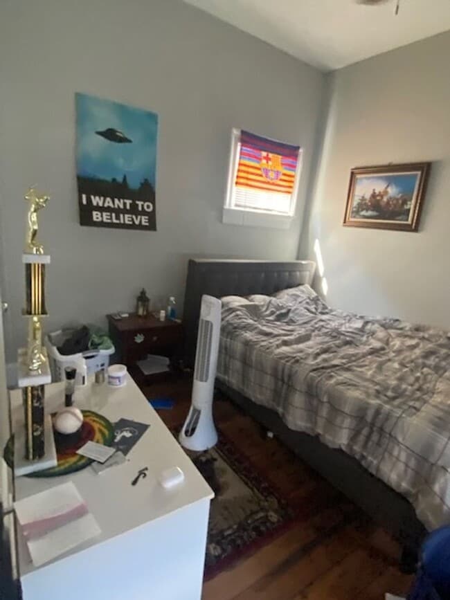 Building Photo - 148S