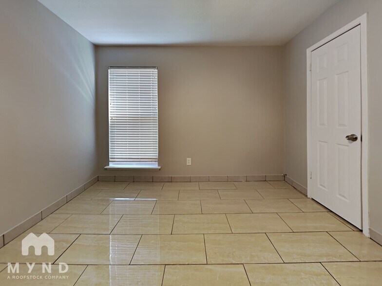 Building Photo - 14923 Walters Rd