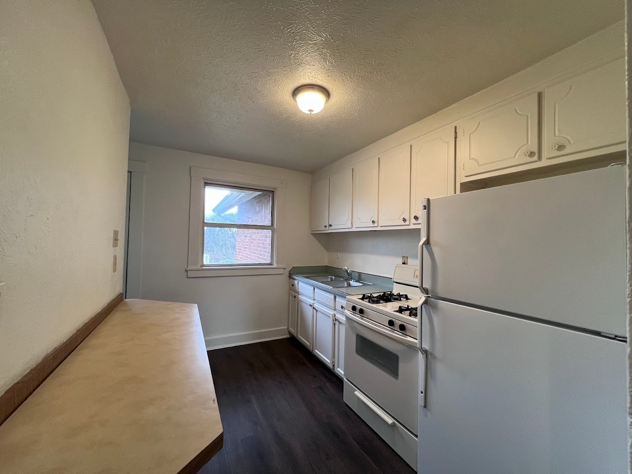 Building Photo - 610 Short St