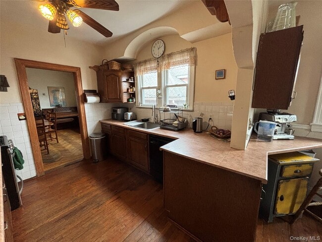 Building Photo - 329 E Chester St