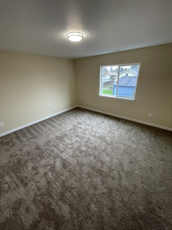 Building Photo - 441 NE Denver St