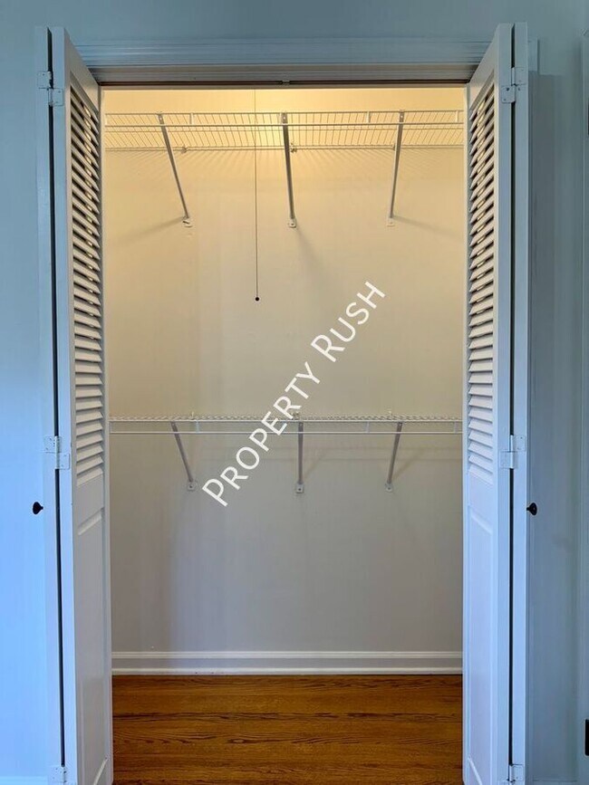 Building Photo - 7339 Brookside Dr