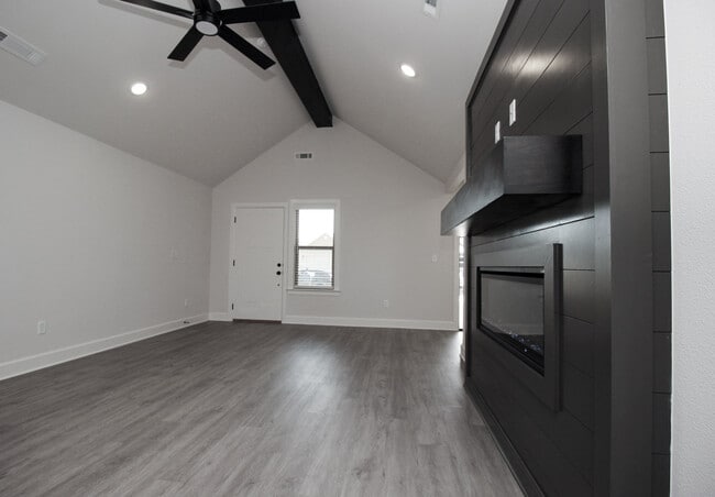 Building Photo - 1210 Monarch Rd