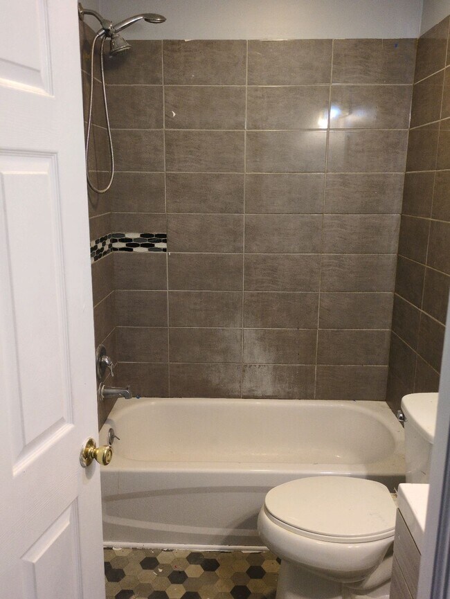 Building Photo - 1219 B St