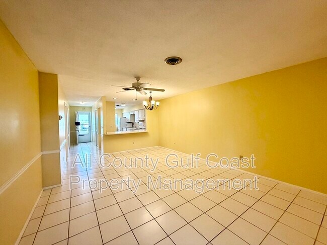 Building Photo - 325 Englewood Isles Pkwy