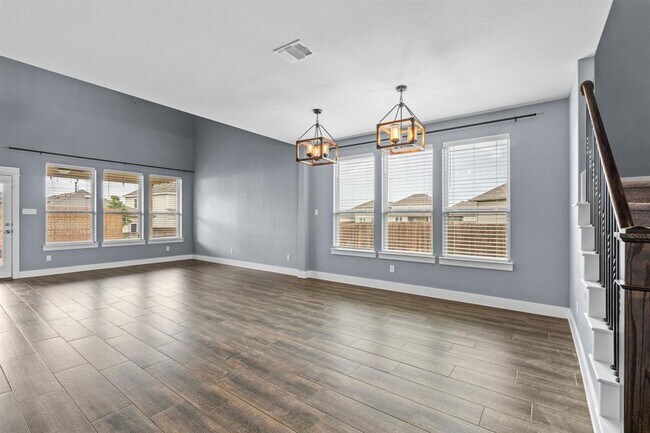 Building Photo - 525 Compania Cove