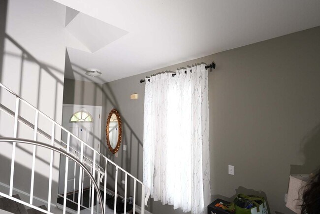 Building Photo - 1704 Windward Ave
