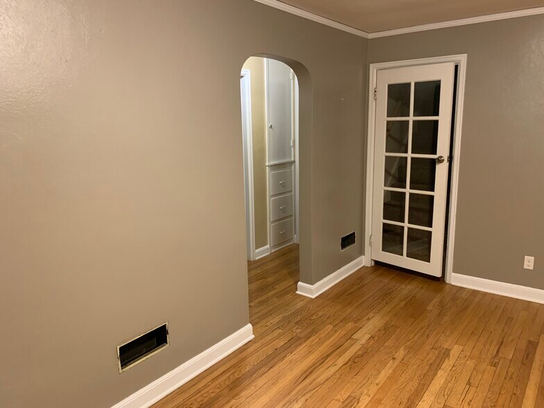 Living Room - 2902 Wood Street