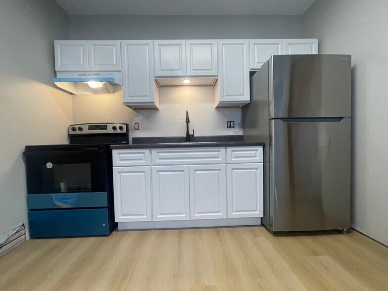 New Kitchen - 12 W Lancaster Ave