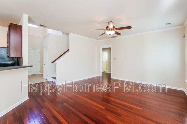 Building Photo - 614 Parkwood Dr