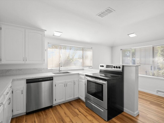 Building Photo - Perfect Remodeled Home in the Heart of Reno