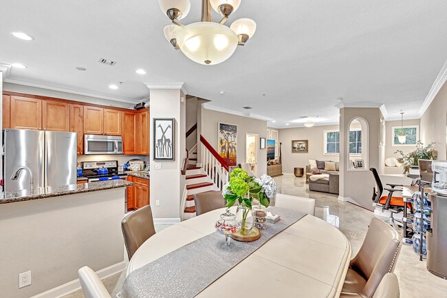 Building Photo - 323 Bayfront Dr