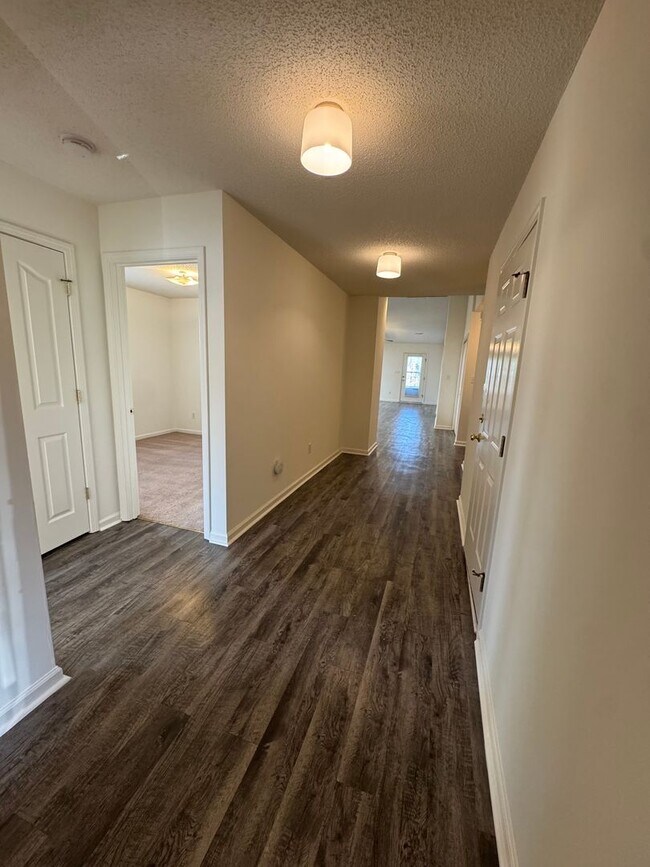 Building Photo - 132 Springwood Ln