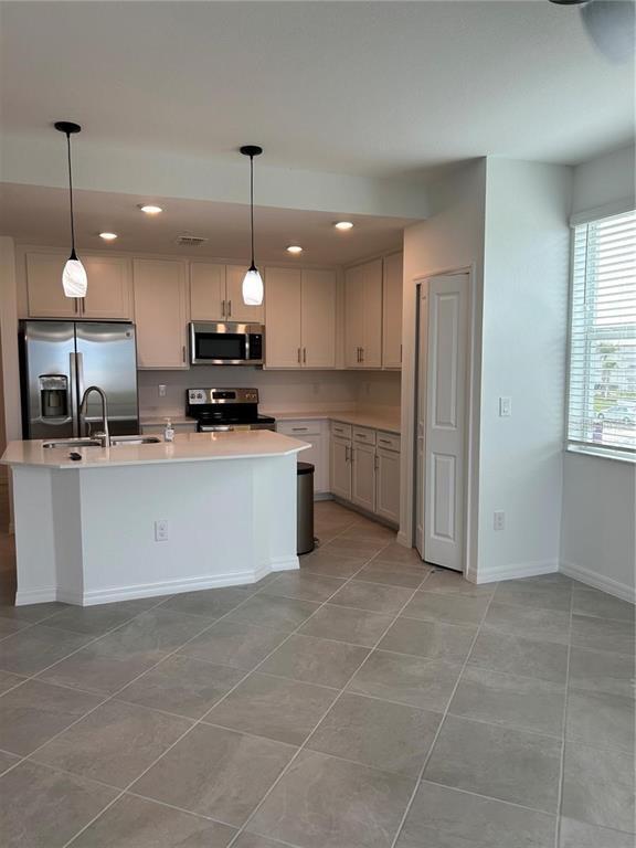 Building Photo - 12180 Wellen Golf St