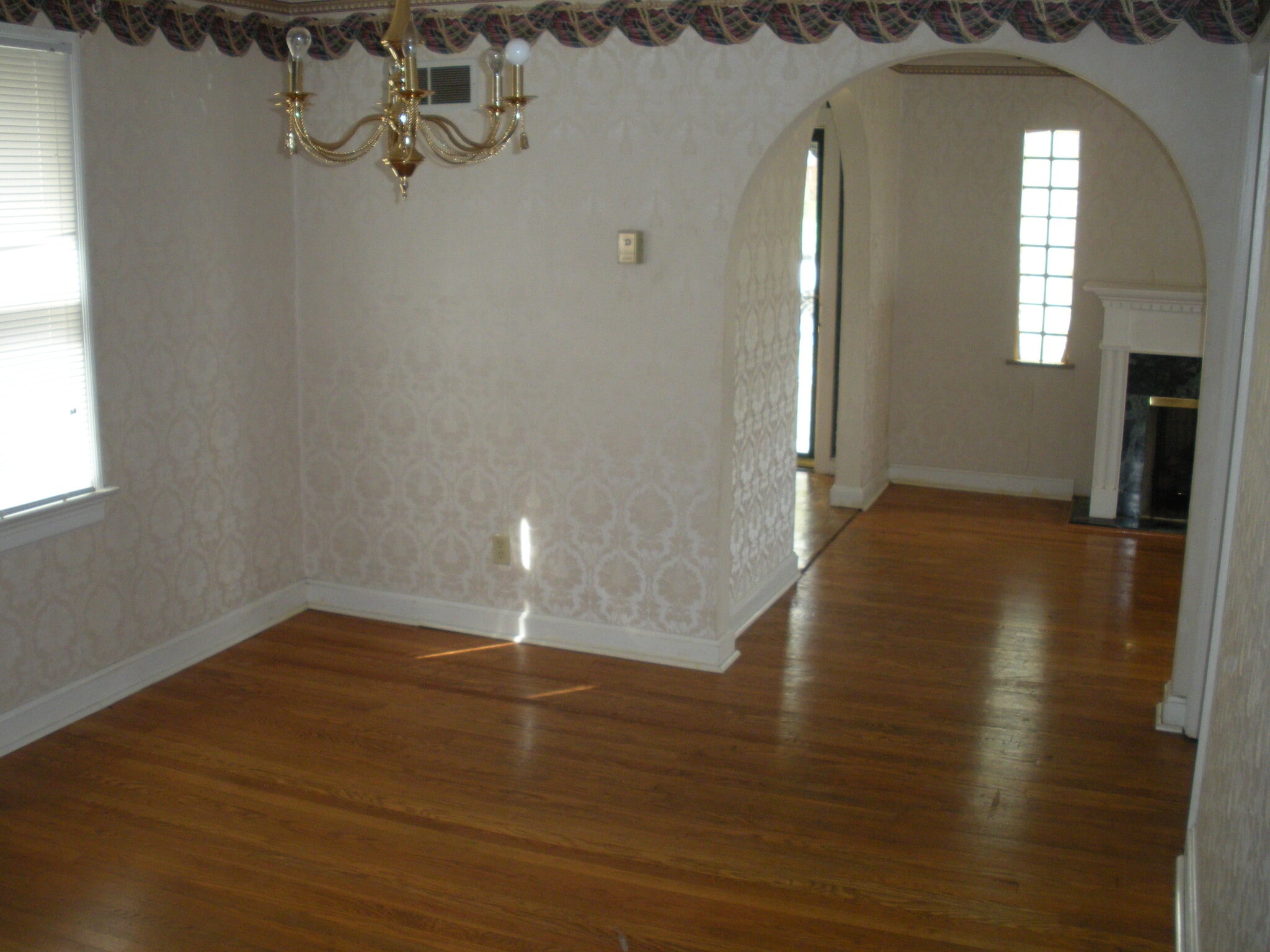 Building Photo - 3114 Kemp Dr