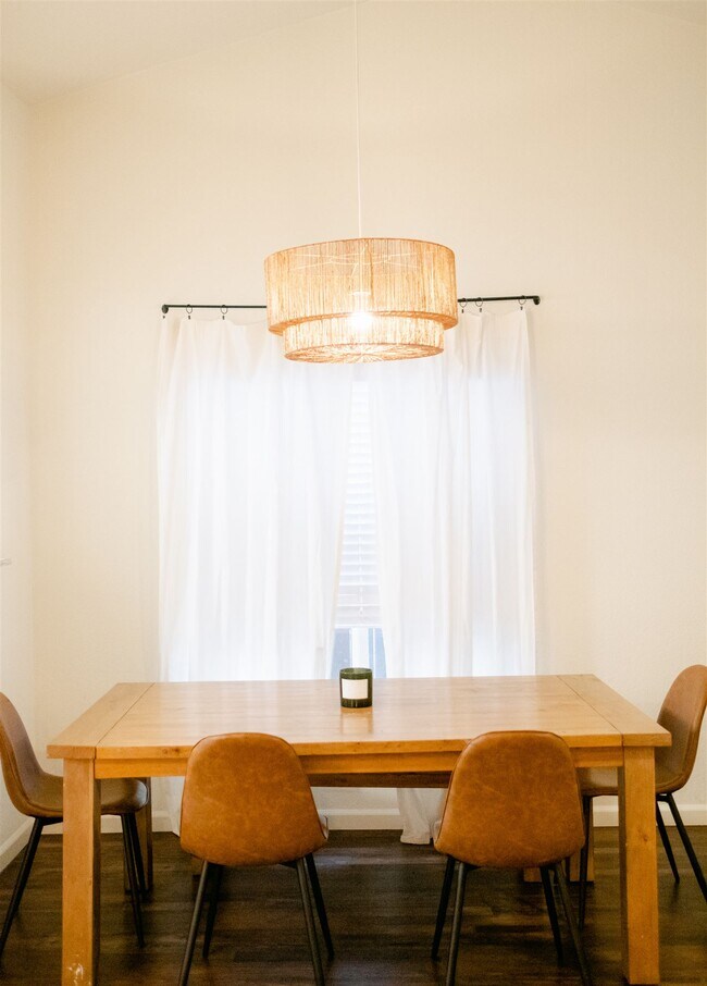 Building Photo - 2120 Boyden Dr