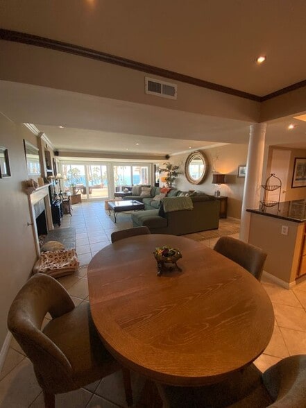 Building Photo - 501 Avenida Del Mar