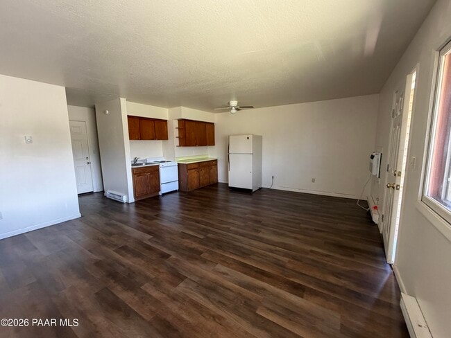 Building Photo - 4251 N Viewpoint Dr