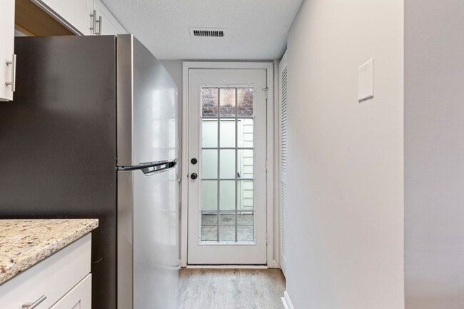 Building Photo - Master Suite with Balcony!!! Completely remodeled 2 level townhome close to the beaches of Surfside!