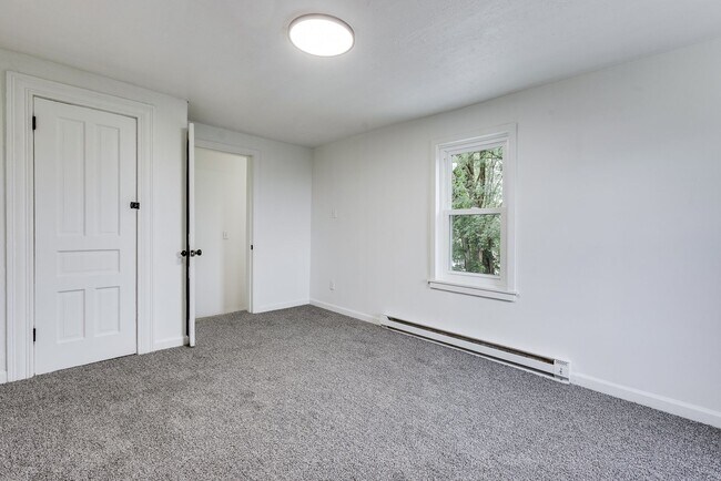 Building Photo - 955 E Warrington Ave